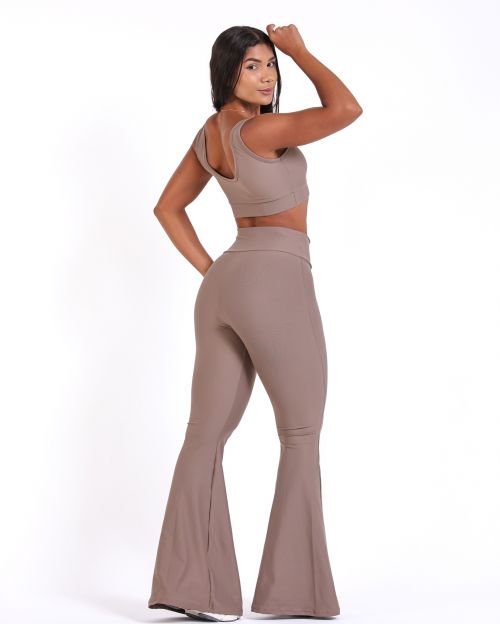 Conjunto Calça Flare Light + Top Scandal Basic
