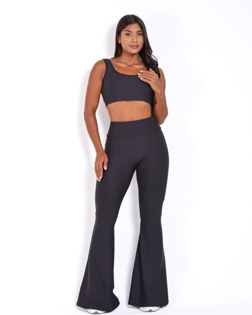 Conjunto Calça Flare Light + Top Scandal Basic