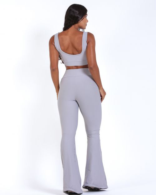Conjunto Calça Flare Light + Top Scandal Basic
