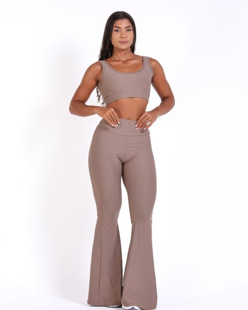 Conjunto Calça Flare Light + Top Scandal Basic