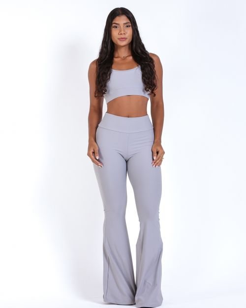 Conjunto Calça Flare Light + Top Scandal Basic