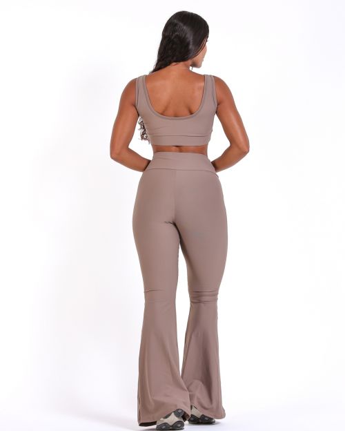 Conjunto Calça Flare Light + Top Scandal Basic