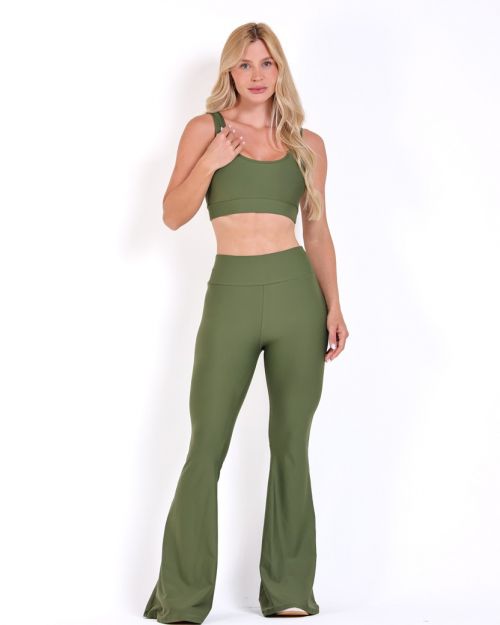 Conjunto Calça Flare Light + Top Scandal Basic