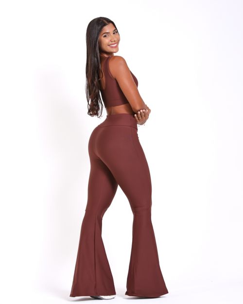 Conjunto Calça Flare Light + Top Scandal Basic