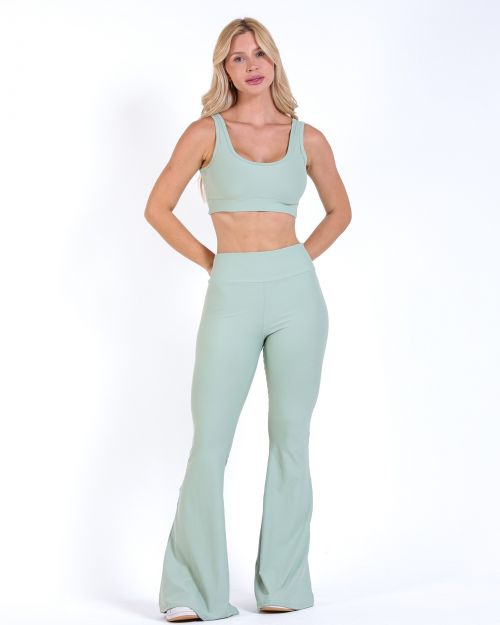 Conjunto Calça Flare Light + Top Scandal Basic