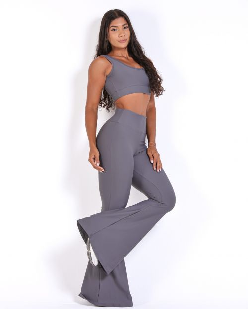 Conjunto Calça Flare Light + Top Scandal Basic