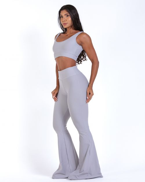 Conjunto Calça Flare Light + Top Scandal Basic