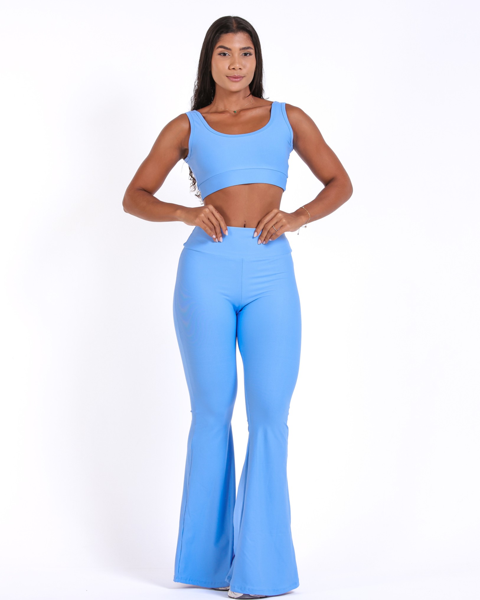 Conjunto Calça Flare Light + Top Scandal Basic