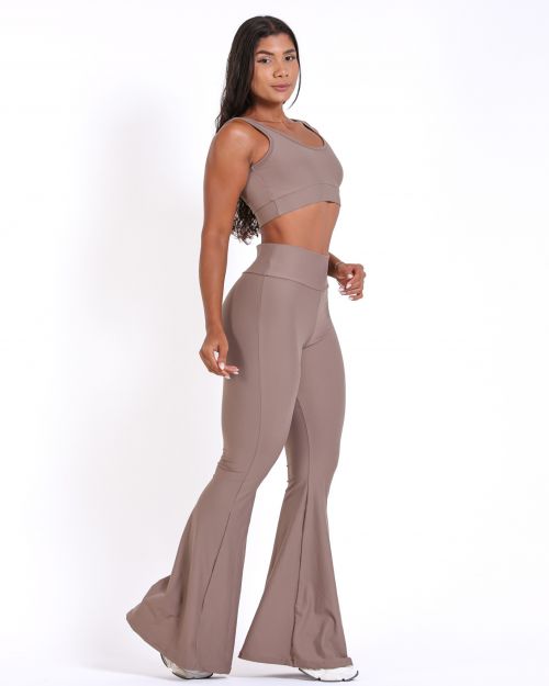 Conjunto Calça Flare Light + Top Scandal Basic