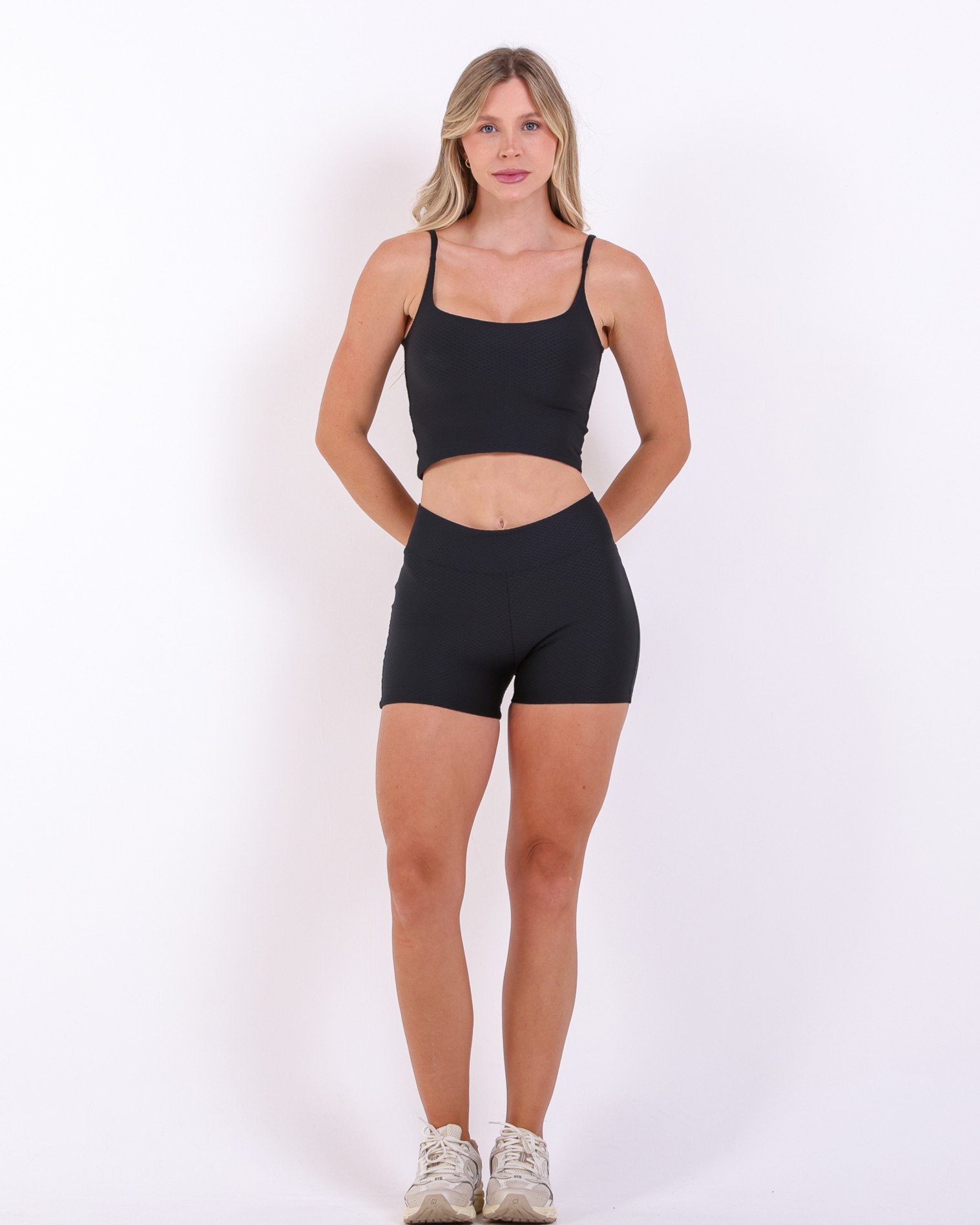 Conjunto Short Básico Curtinho Textura Colmeia + Top Regatinha