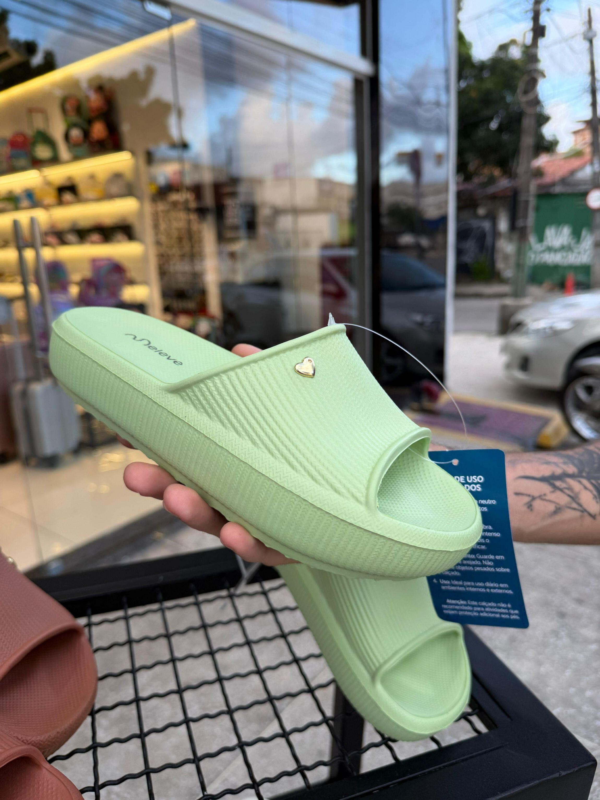 Chinelo meleve em eva slide - Verde claro