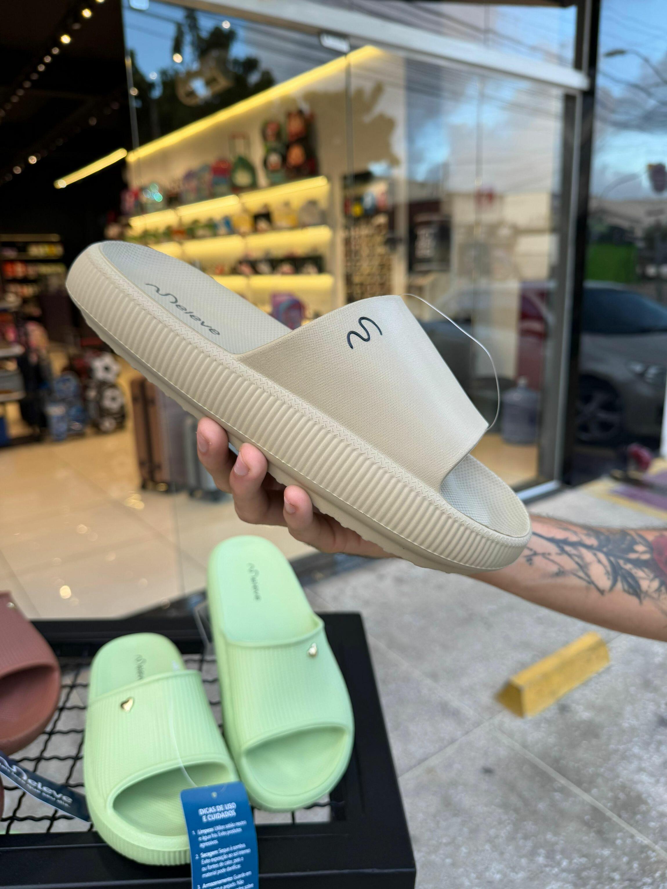 Chinelo meleve em eva masculino - Bege