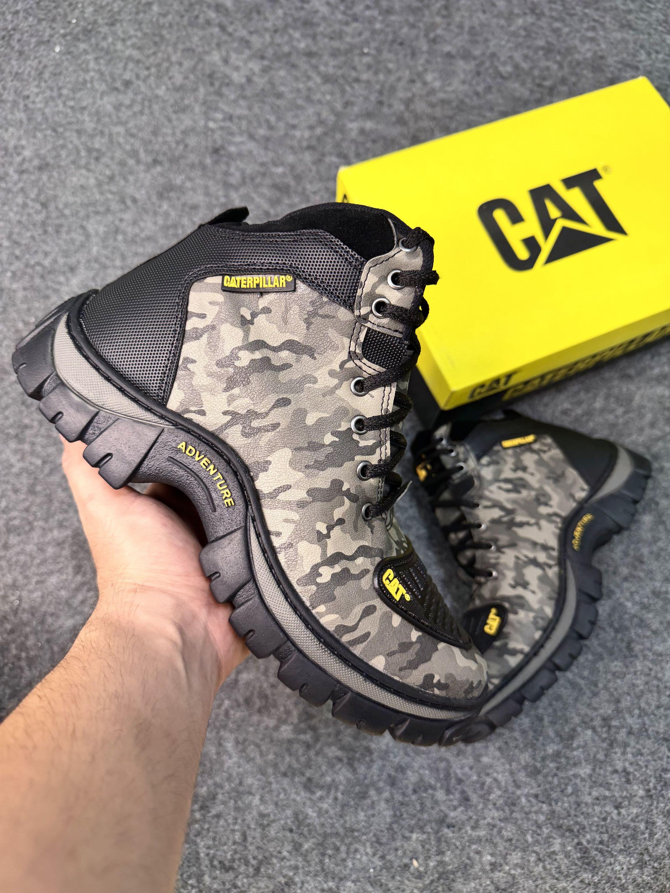 Bota cano C A T em couro sintético Ref.LP1 - Camuflado