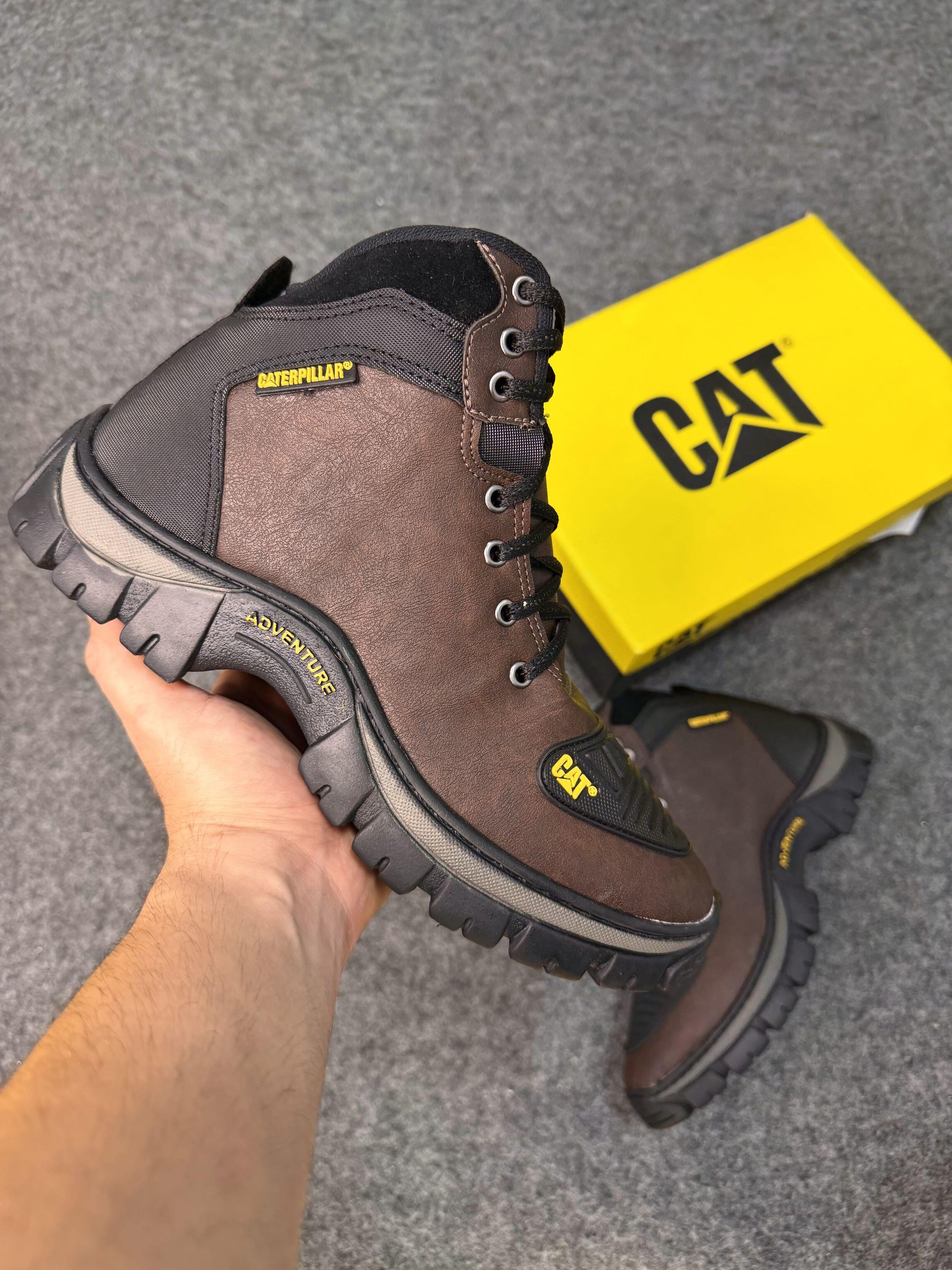 Bota cano C A T em couro sintético Ref.LP1 - Café