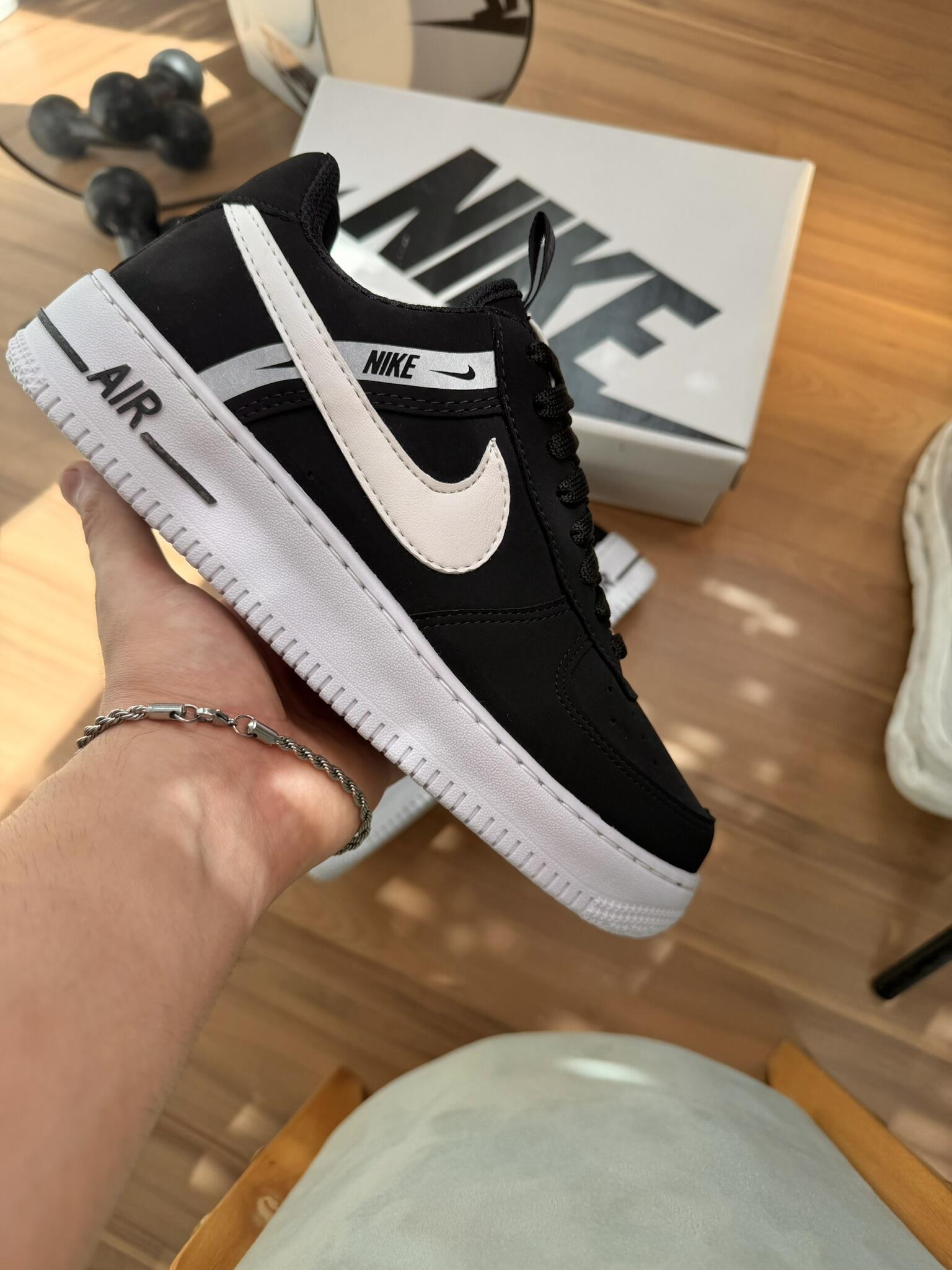 Tênis LV8 Ref.07 - Preto/branco com gorgurão