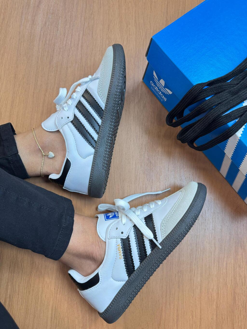 Tênis influencer clássico S A M B A Ref.921 - Branco/preto