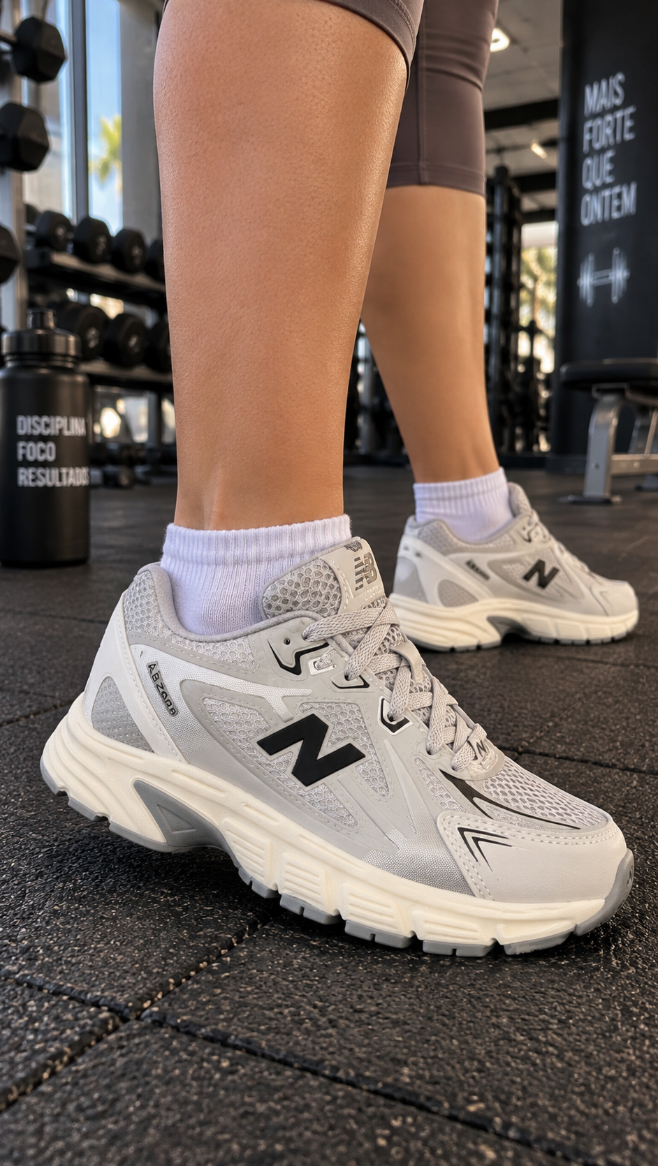 Tênis Sneaker unissex NB 5 3 0 - Preto/cinza