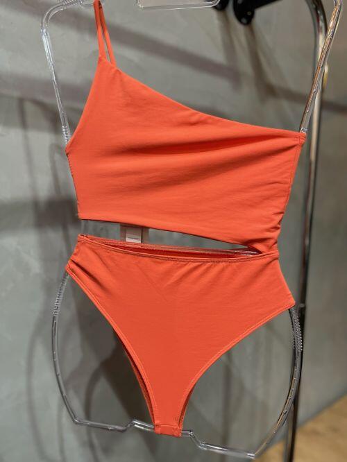 BODY ASSIMETRICO