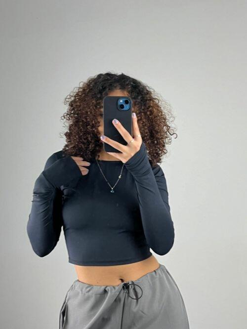 CROPPED NANDA MANGA LONGA