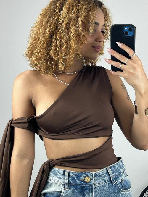 CROPPED AMARRA�AO FENTY