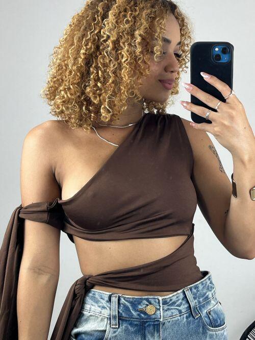 CROPPED AMARRA�AO FENTY