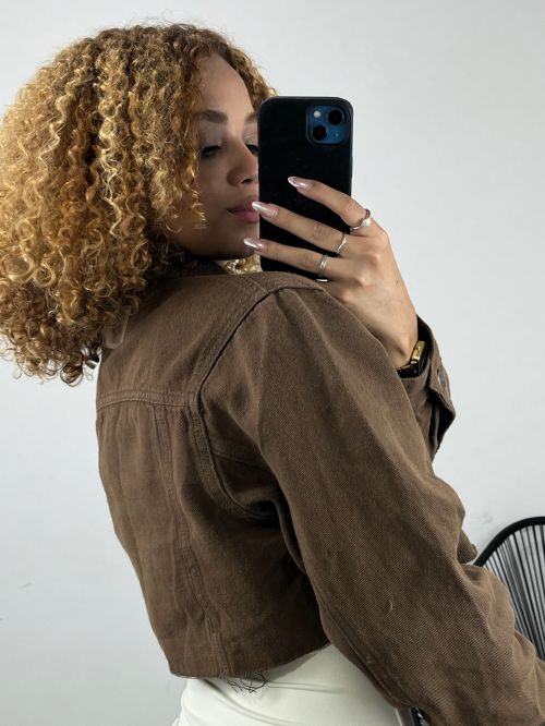 JAQUETA CROPPED BARRA FIO
