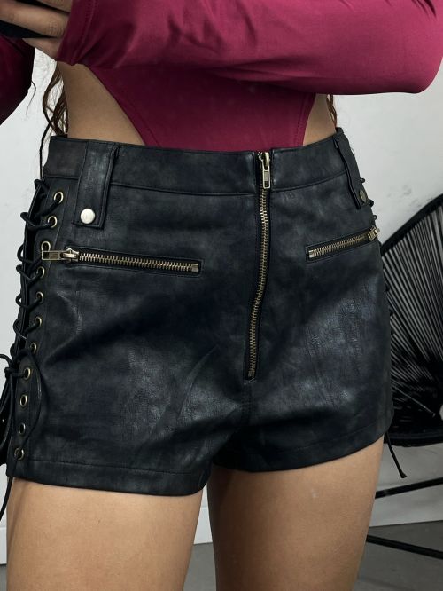 MINI SHORT COURO ESTONADO AMARRA��O