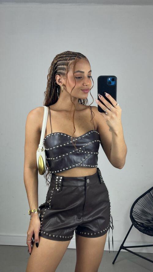 TOP COURO TACHINHAS