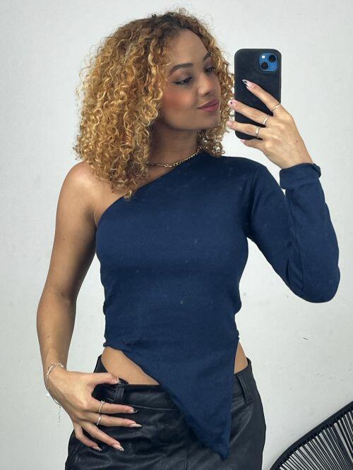 BLUSA ASSIMETRICA NULA MANGA