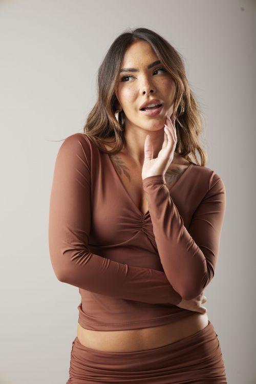 BLUSA DECOTE FRANZIDO MANGA LONGA
