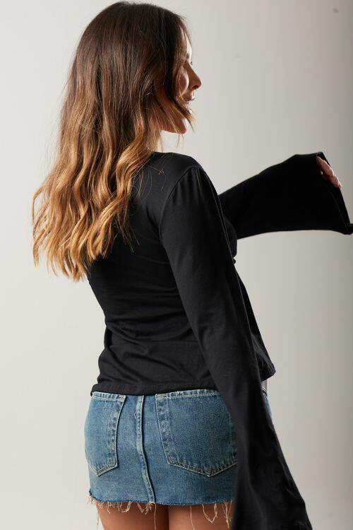CROPPED LIAH MANGA FLARE