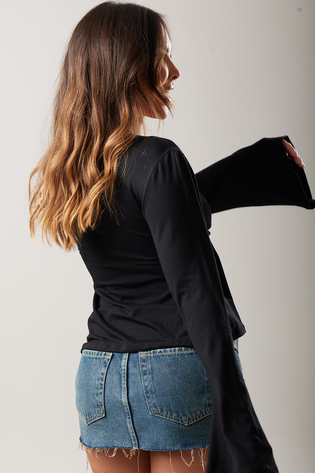 CROPPED LIAH MANGA FLARE