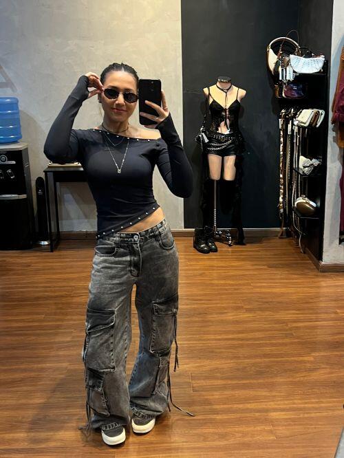 BLUSA ASSIMÉTRICA TACHINHAS POLIAMIDA