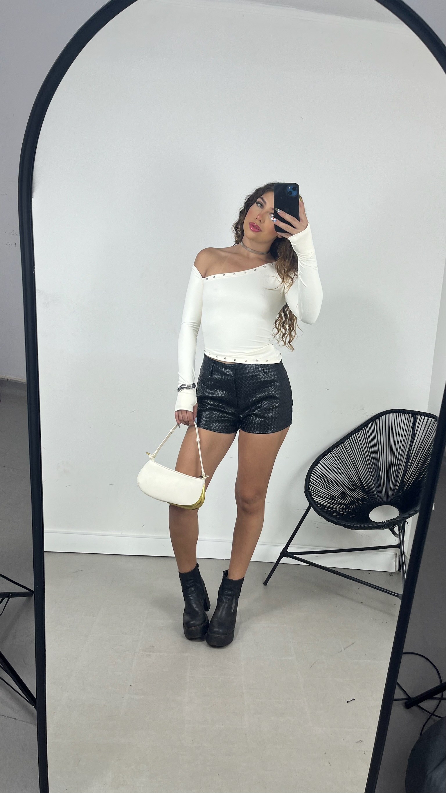 BLUSA ASSIMÉTRICA TACHINHAS POLIAMIDA