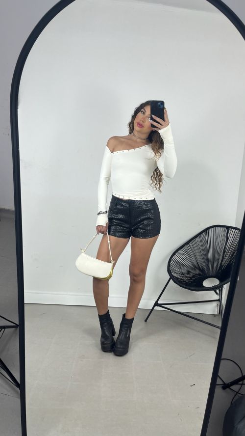 BLUSA ASSIMÉTRICA TACHINHAS POLIAMIDA