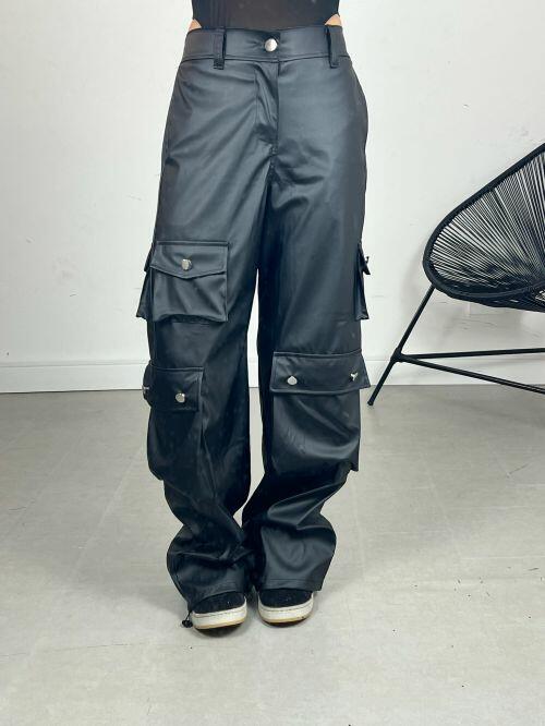 CALÇA PARACHUTE MULTIBOLSOS COURINO