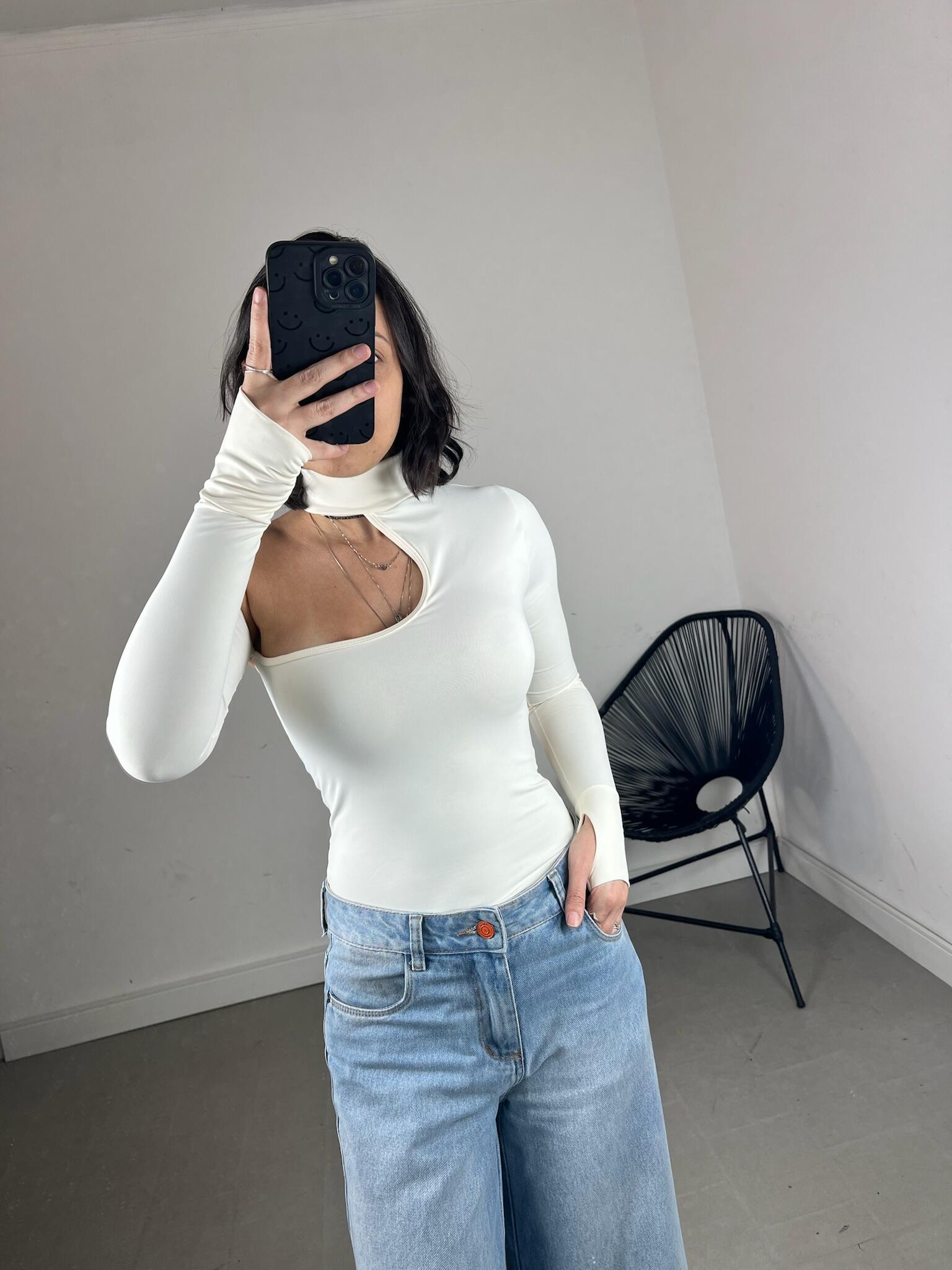 BODY RECORTE GOLA POLIAMIDA