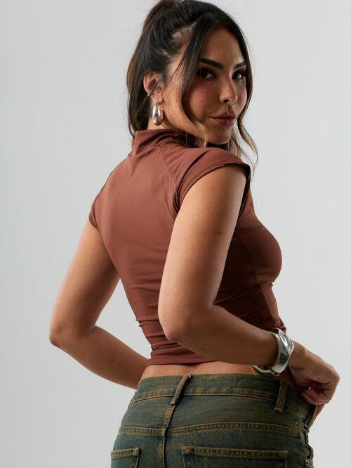 BLUSA RECORTE GOLA AMARRAÇÃO