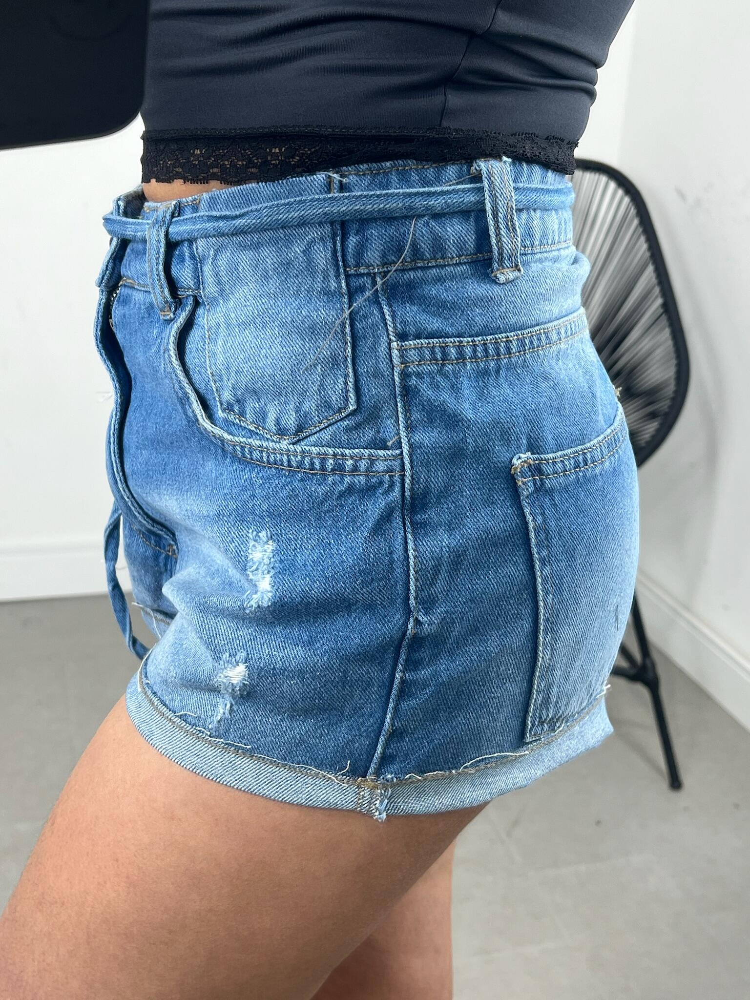 SHORT JEANS AMARRAÇÃO BARRA A FIO