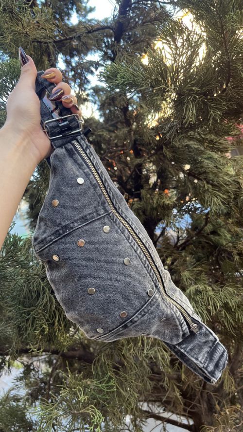 POCHETE JEANS TACHINHAS