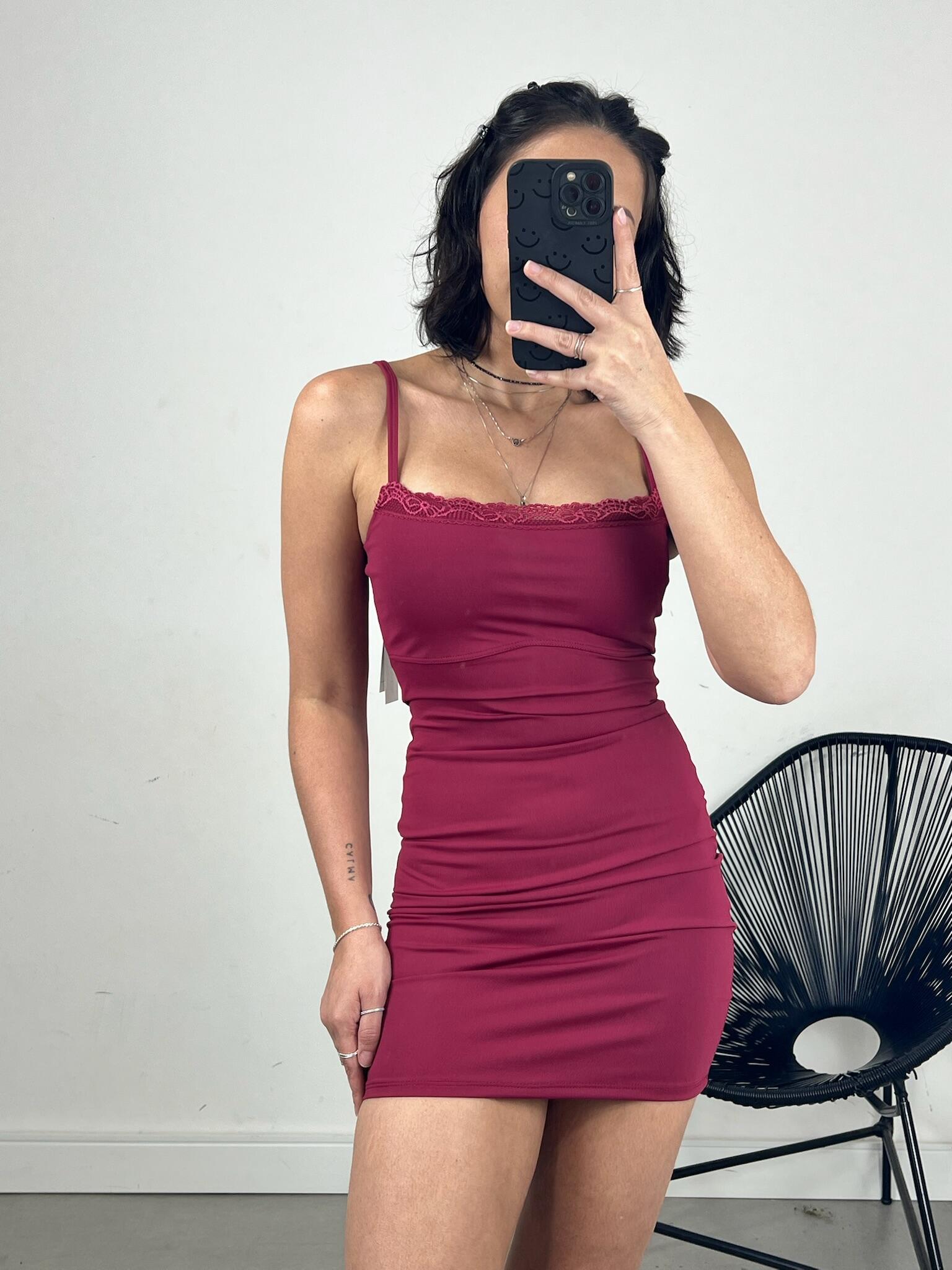 VESTIDO RETO POLIAMIDA RENDA