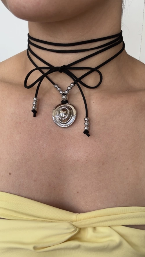 CHOKER CHAPÉU BOLINHAS