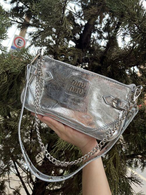 BOLSA 3 ALÇAS FIVELA TACHINHAS