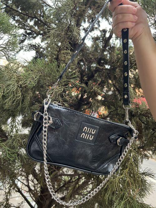 BOLSA 3 ALÇAS FIVELA TACHINHAS