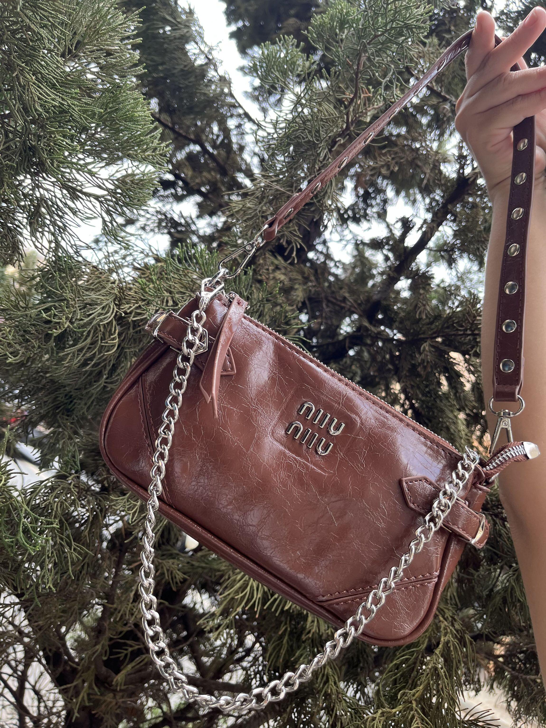 BOLSA 3 ALÇAS FIVELA TACHINHAS