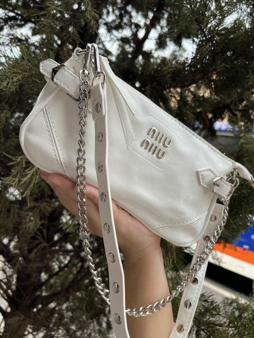 BOLSA 3 ALÇAS FIVELA TACHINHAS