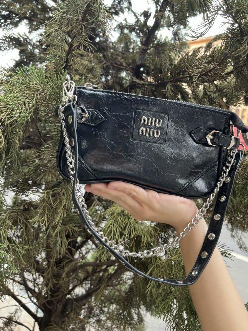 BOLSA 3 ALÇAS FIVELA TACHINHAS