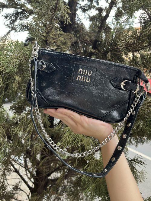 BOLSA 3 ALÇAS FIVELA TACHINHAS