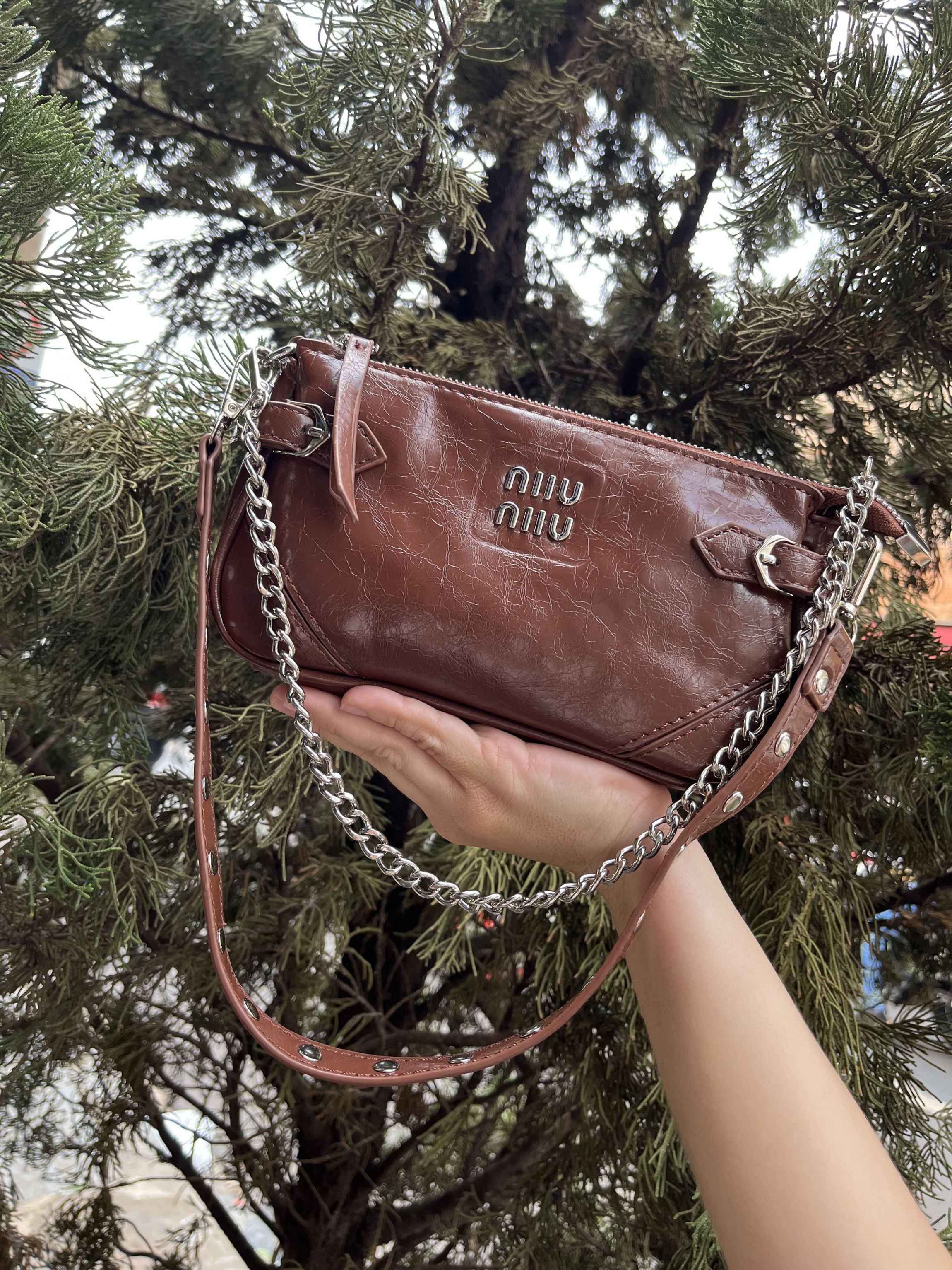 BOLSA 3 ALÇAS FIVELA TACHINHAS