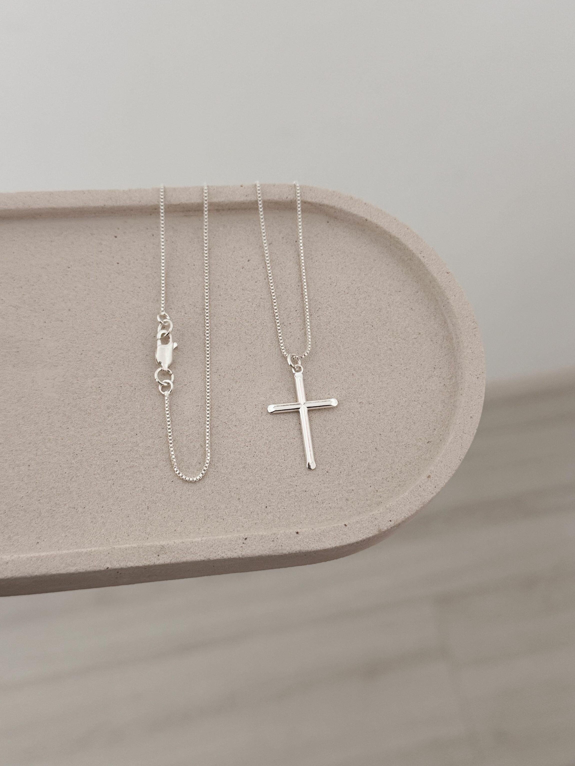 Colar masculino Cruz detalhada - Prata cod1529